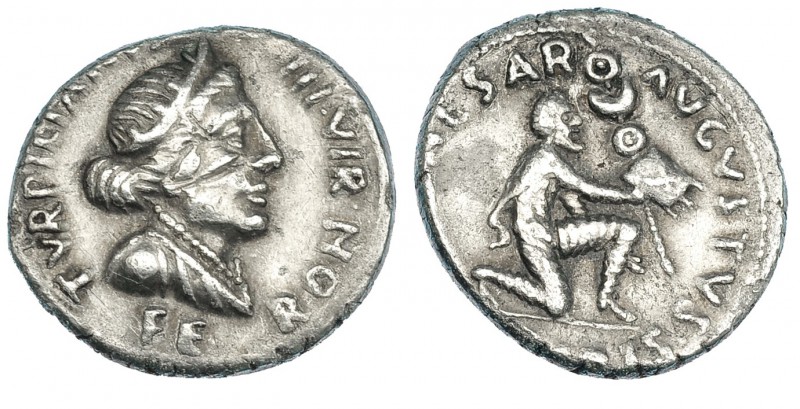 AUGUSTO. Denario. Roma (19 a.C.). A/ Cabeza diademada de Feronia a der. R/ Solda...