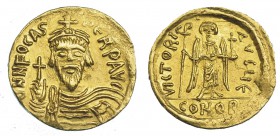 FOCAS. Sólido. Constantinopla, E. (602-603). R/ La Victoria; AVGGI. SBB-616. Pequeños vanos. EBC-.
