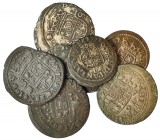 4 monedas de 16 maravedís. y 4 de 8 maravedís. Total 8 moneas, 3 de ellas de Coruña. Una con roturas. BC+/MBC+.