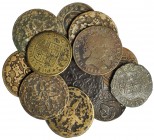 13 cobres falsos de época: Enrique IV, cuartillo; Felipe V, 2 reales 1718, Cuenca (cobre); Fernando VI, 16 maravedía (2), 8 maravedís (2), Segovia; Is...