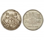 Medalla. Exposición Regional de Gijón. 1899. AG. Ø 70mm. 170 g. Grabador: B. Maura. / M. Lucena. Golpes en el canto. EBC-.