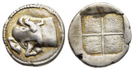 MACEDON. Akanthos. Tetrobol (circa 430-390 BC).

Obv: Forepart of bull left, head right.
Rev: Stippled quadripartite incuse square.

HGC 3, 392.

Cond...