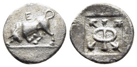 PHLIASIA. Phlious. Trihemiobol (circa 400-350 BC). 

Obv: Bull butting to left; E above.
Rev: Φ within incuse square surrounded by four grapes. 

BCD ...