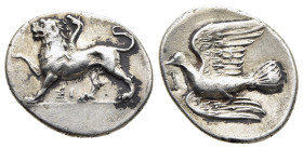 SIKYONIA. Sikyon. Hemidrachm (circa 330-280 BC). 

Obv: Chimera standing left, ΣI below.
Rev: Dove flying left, I below head.

BCD Peloponnesos 288.1....