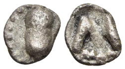 ARKADIA. Mantinea. Obol (circa 420-385 BC). 

Obv: Acorn within dotted circular border.
Rev: Large M; MAN below.

BCD Peloponnesos 1470. HGC 5, 901.

...