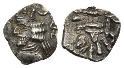 KINGS of PERSIS. Ardaxšir (Artaxerxes) II (1st century BC). Obol. Istakhr (Persepolis).

Obv: Bust left with short beard, wearing diadem, torque and m...