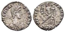 HONORIUS (393-423). Siliqua. Mediolanum.

Obv: D N HONORIVS P F AVG
Diademed, draped and cuirassed bust right.
Rev: VIRTVS ROMANORVM // MDPS
Roma seat...