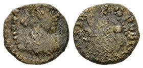 JOHANNES (423-425). Nummus. Rome.

Obv: D N IOHANNES P F AVG
Diademed, draped and cuirassed bust right.
Rev: SALVS REI PVBLICE
Victory advancing left,...