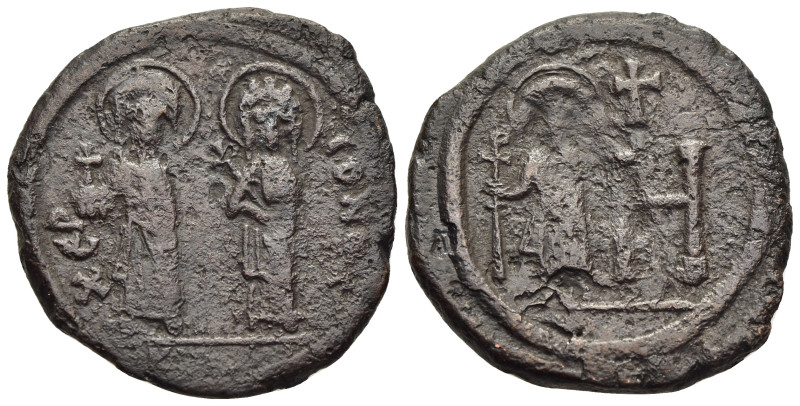 JUSTIN II (565-578). 8 Pentanummia – Follis. Cherson mint.

Obv: XEP CONOC, Just...