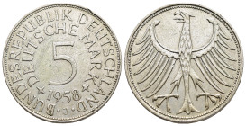 DEUTSCHE MÜNZEN und MEDAILLEN. Bundesrepublik Deutschland. 5 Deutsche Mark, 1958 J. Hamburg.

J. 387.

Erhaltung: Sehr schön- vorzüglich; Randfehler, ...