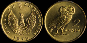 GREECE: 2 Drachmas (1973) in copper-zinc. Phoenix and inscription "ΕΛΛΗΝΙΚΗ ΔΗΜΟΚΡΑΤΙΑ" on obverse. Owl on reverse. Inside slab by PCGS "MS 69". Cert ...