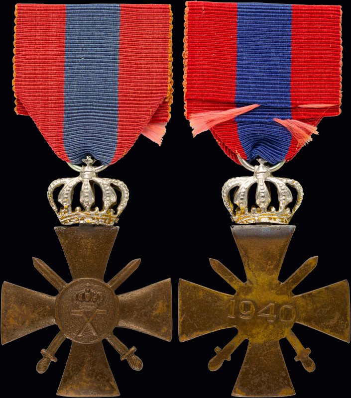 GREECE: War Cross 1940. 2nd class: Bronze cross with silver crown. With full ori...