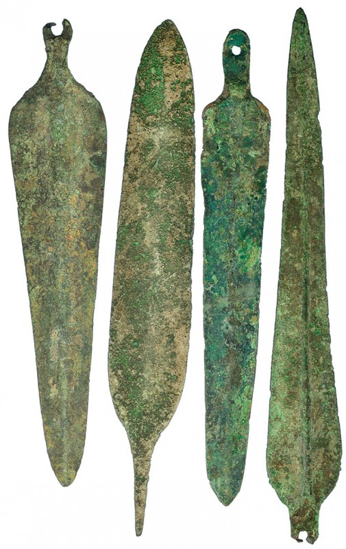 LURISTÁN. Lote de cuatro puntas de flecha. Siglo IX-VIII a.C. Bronce. Altura de ...