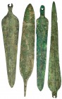 LURISTÁN. Lote de cuatro puntas de flecha. Siglo IX-VIII a.C. Bronce. Altura de 15,5 a 18,0 cm.
