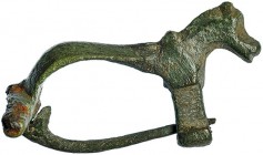 ROMA. Fíbula. Siglos III-IV d.C. Representa caballo. Bronce. Longitud 40 mm.
