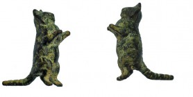 ROMA. Gato. Siglo II-III d.C. Bronce. Altura 20 mm.