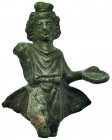 ROMA. Figura. Siglo I-II d.C. Representa divinidad Lar. Bronce. Longitud 6,3 cm. Incluye peana.