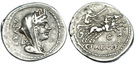 FABIA. Denario. Roma (104 a.C). R/ Victoria en biga a der.; debajo letra. En el exergo: C·FABI·C·F. FFC-703. SB-14. Contramarcas en anv. MBC.