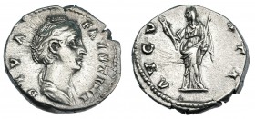 FAUSTINA MADRE, esposa de Antonino Pío. Denario. Roma (146-161). R/ Ceres sosteniendo antorcha y cetro; AVGVSTA. RIC-356. CH-96. Rayas en rev. MBC.