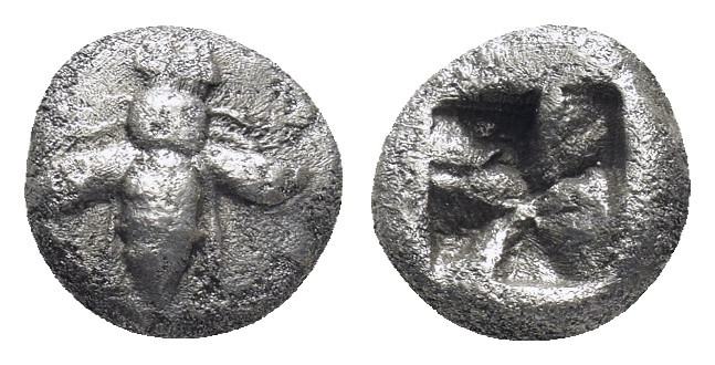 Ionia. Ephesos 340-330 BC. Obol AR (8mm., 0,81 g). Bee with straight wings / Qua...