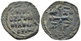 Alexius I, Comnenus. 1081-1118. AE follis (27 mm, 6.24 g). Thessalonica mint. IC - XC / [N]I - KA, legend divided in the quadrants of cross [on two st...