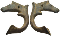 Horse head applique. (47mm 36.57 g)
