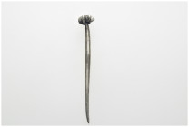 Silver poppy headed dress pin. (56mm, 3.68 g)