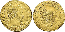 Napoli. Filippo II di Spagna, 1554-1598. II periodo: re di Spagna, 1556-1598 

Scudo 1582, AV 3,33 g. PHILIPP REX ARA VTRI Testa radiata a d., con d...
