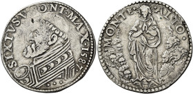 Sisto V (Felice Peretti), 24 aprile 1585 – 27 agosto 1590. Montalto 

Testone 1587, AR 9,20 g. SIXTVS V PONT MAX 1587 Busto a s. con piviale ornato....