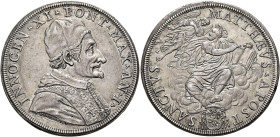 Innocenzo XI (Benedetto Odescalchi), 21 novembre 1676 – 12 agosto 1689. 

Piastra anno I, AR 31,61 g. INNOCEN XI PONT MAX AN I Busto a d. con camaur...