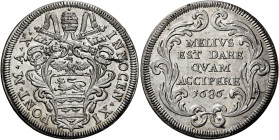 Innocenzo XI (Benedetto Odescalchi), 21 novembre 1676 – 12 agosto 1689. 

Testone anno X/1686, AR 9,17 g. INNOCEN XI – PONT M A X Stemma sormontato ...