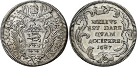 Innocenzo XI (Benedetto Odescalchi), 21 novembre 1676 – 12 agosto 1689. 

Testone anno XI/1687, AR 9,19 g. INNOCEN XI – PONT M A XI Stemma sormontat...
