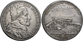 Innocenzo XII (Antonio Pignatelli), 12 luglio 1691 – 27 settembre 1700. 

Piastra anno VIII/1699, AR 31,95 g. INNOCEN – XII PONT M A VIII Busto a d....