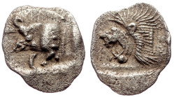 Obol AR
Mysia, Kyzikos, c. 450-400, Forepart of a boar to left; to right, tunny upward / Head of a lion to left; all within incuse square
14 mm, 0,5...