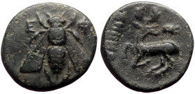 Bronze Æ
Ionia, Ephesos c. 387-285 BC, E-Φ, bee / Forepart of stag right
15 mm, 2,19 g
SNG Copenhagen 244