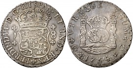 1754. Fernando VI. Guatemala. J. 8 reales. (Cal. 286). 26,89 g. Columnario. El 5 de la fecha arábigo. Estuvo encapsulada por la NGC como XF45. Parte d...