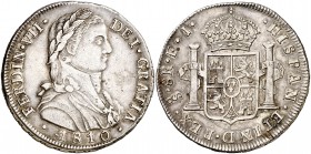 1810. Fernando VII. Santiago. FJ. 8 reales. (Cal. 625). 26,11 g. Busto almirante laureado. Casaca sin botones. Leves marquitas. Bonita pátina. Rara. M...