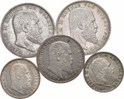 REICHSSILBERMÜNZEN WÜRTTEMBERG
Wilhelm II., 1891-1918. 5 Mark 1898, 1901 (J. 176); 3 Mark 1914 (J. 175); 2 Mark 1900, 1907 (J. 174). 5 Stück. 94.34 g...