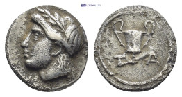 Aeolis. Temnos circa 400-300 BC. Obol AR (10mm., 0.9 g). Laureate head of Apollo left / T-A, kantharos.