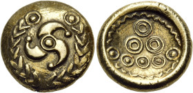 CENTRAL EUROPE, Vindelici. Early 1st century BC. Stater (Gold, 17.5 mm, 7.77 g), "Regenbogenschüsselchen" type. Triskeles within a wreath-like torc wi...