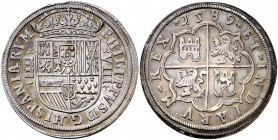 1589. Felipe II. Segovia. 8 reales. (Cal. 203 var). 27,26 g. Acueducto de tres arcos y un piso. Corona con granadas. Siete lises en el escudete. Mínim...