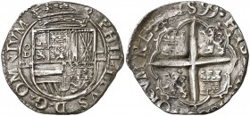 1599. Felipe III. Valladolid. . 2 reales. (Cal. falta). 6,77 g. Tipo "OMNIVM". Jirones hacia arriba. El 5 de la fecha como S. Extraordinario ejemplar....