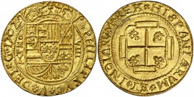 1702. Felipe V. México. L. 8 escudos. (Cal. 87) (Cal.Onza 377) (Kr. R57.1, indica "rare" sin precio). 27 g. Acuñación para presentación real. Proceden...