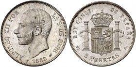 1882*1882. Alfonso XII. MSM. 5 pesetas. (Cal. 36). 24,88 g. Bella. Brillo original. Escasa así. S/C-.