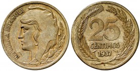 1937. II República. 25 céntimos. (Aledón 195PM3). 6,22 g. Prueba no adoptada en cobre. Estos tipos que finalmente iban a aplicarse a los 5 céntimos de...