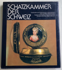 AA.VV. Schatzkammer der Schweiz - Kostbarkeiten des Schweizerischen Landesmuseums. Zurich 1982. Tela ed. con sovraccoperta, pp. 110, ill. in b/n. Buon...