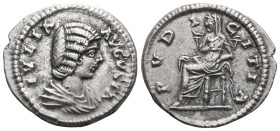 Iulia Domna (gest. 217 n. Chr.). Denar. 196 - 202 n. Chr. Laodicea ad Mare. Vs: IVLIA AVGVSTA. Drapierte Büste rechts. Rs: PVDICITIA. Verschleierte Pu...