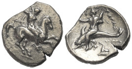 Kalabrien. Tarent.

 Didrachme oder Nomos (Silber). Ca. 332 - 302 v. Chr.
Vs: Nackter Jüngling zu Pferde nach rechts reitend; zwischen den Beinen S...