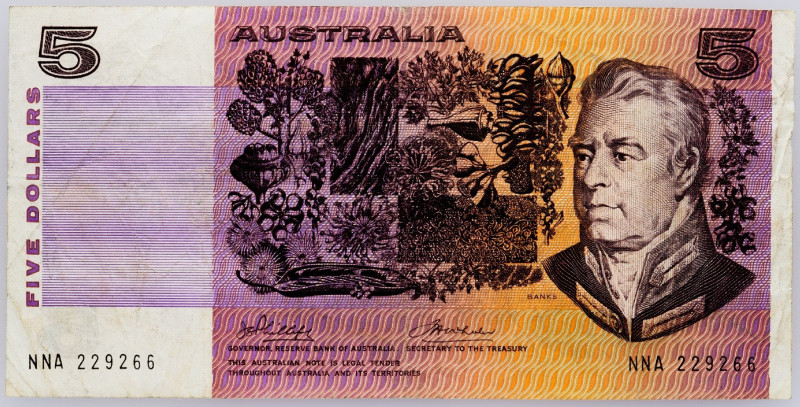 Australia, 5 Dollars 1974-1975 Australia, 5 Dollars 1974-1975; F

Grade: F