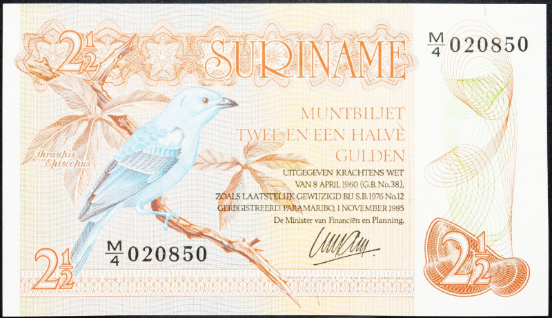 Suriname, 2 1/2 Gulden 1985 Suriname, 2 1/2 Gulden 1985; UNC

Grade: UNC